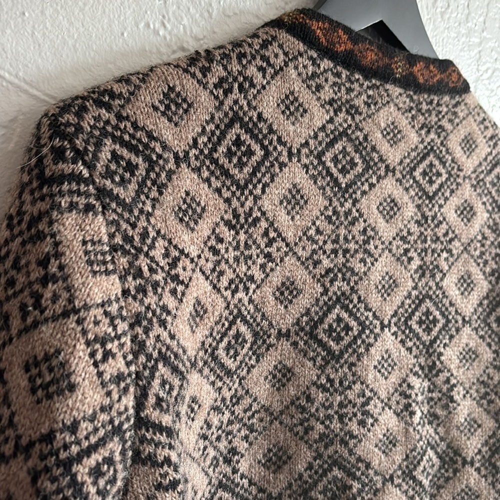 Cambridge Dry Goods 100% wool knit long sleeve crew neck cardigan sweater - Picture 8 of 9